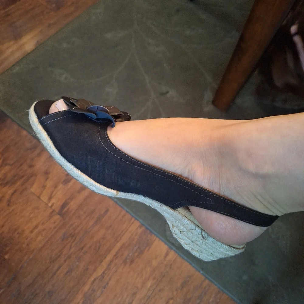 Softspots Black Espadrilles Canvas Sling Back Style 7.5 CUTE!